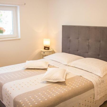 Apartment Verica In Duce - 20 Meters From The Beach ดูกีรัท ภายนอก รูปภาพ